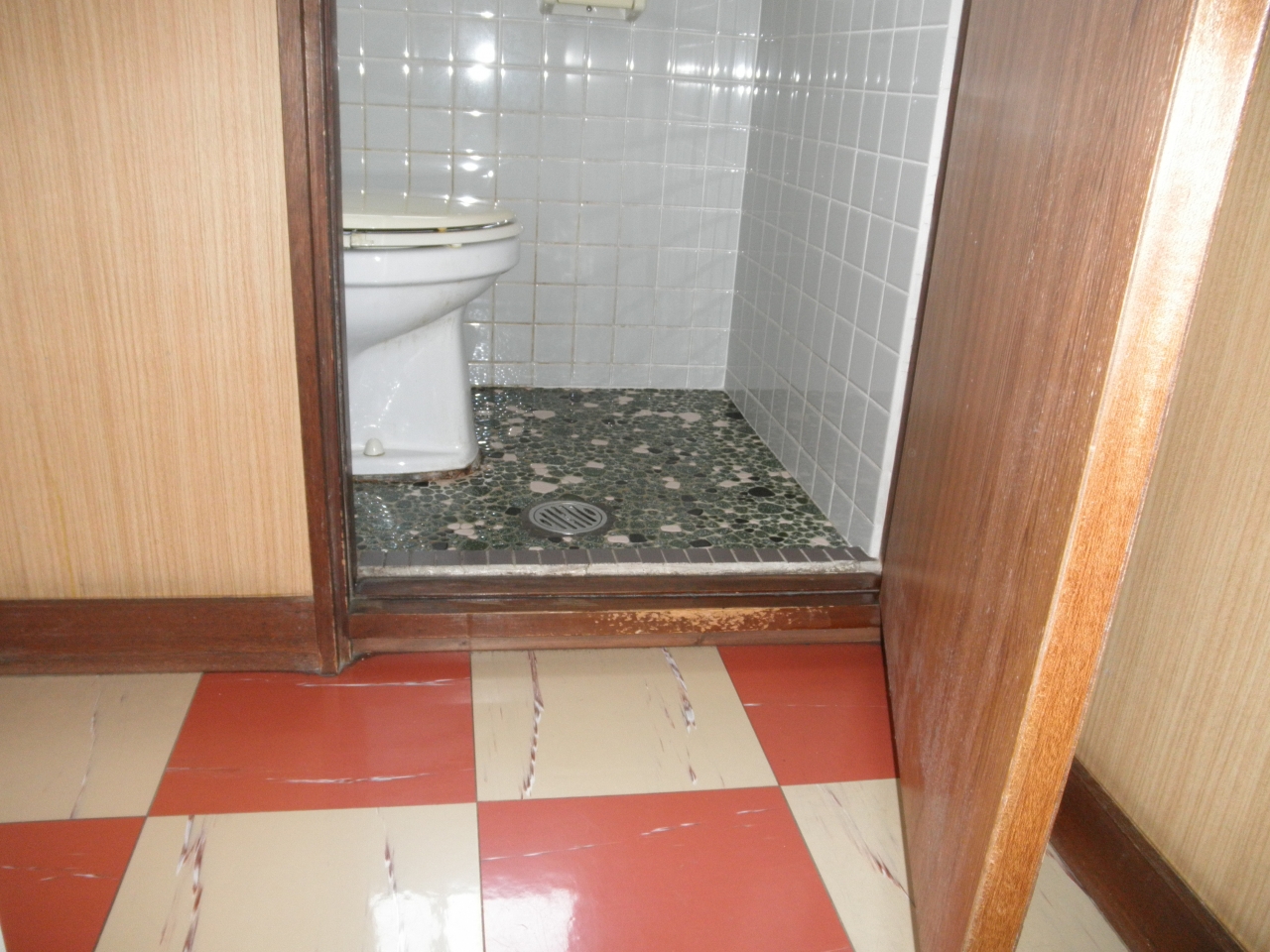 トイレ前